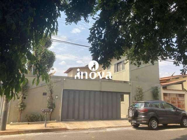 Casa à venda, 6 quartos, 1 suíte, 3 vagas, Espírito Santo - Jardim - Uberaba/MG