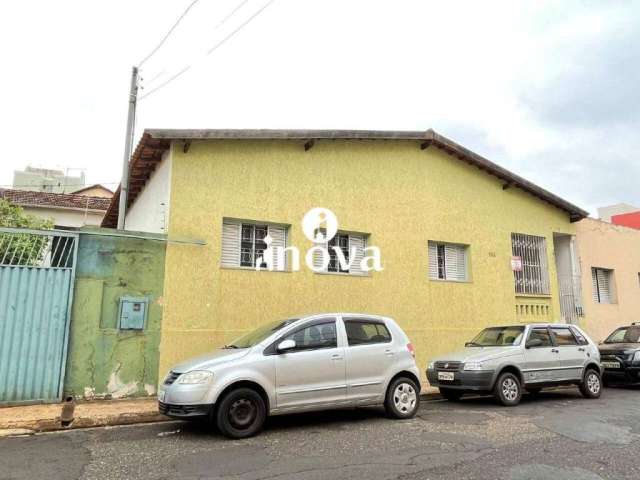 Casa à venda, 4 quartos, 1 suíte, 1 vaga, Centro - Uberaba/MG