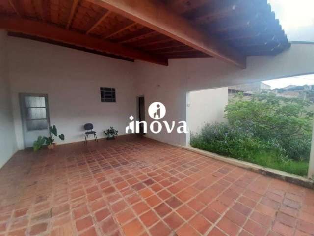 Casa à venda, 3 quartos, 2 suítes, 3 vagas, Abadia - Uberaba/MG