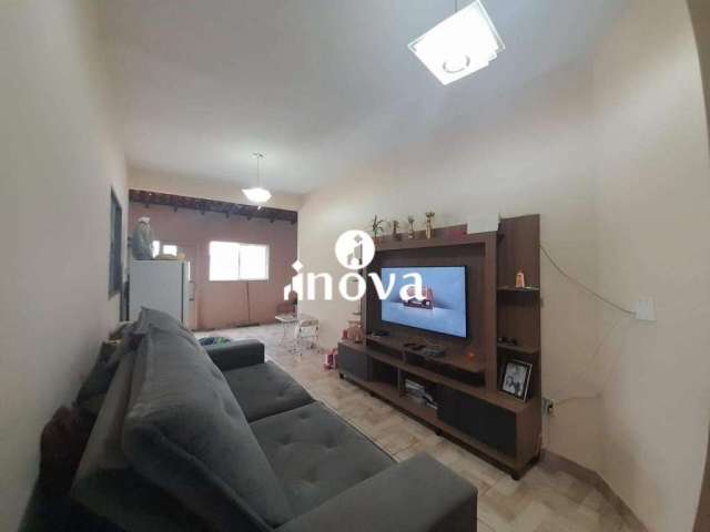 Casa à venda, 2 quartos, 1 suíte, 2 vagas, Eldorado - Jardim - Uberaba/MG