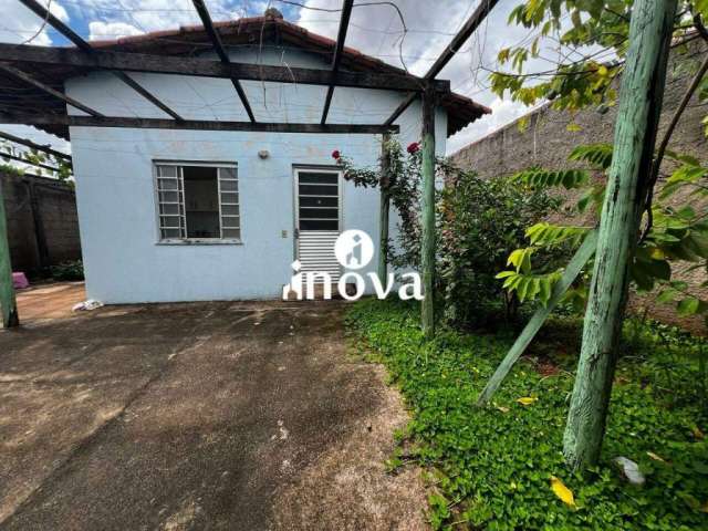 Casa à venda, 2 quartos, 2 vagas, Marajó, Jardim - Uberaba/MG