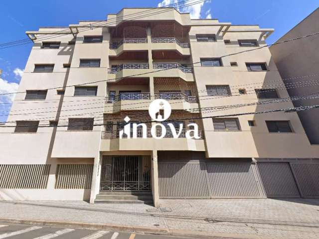 Apartamento à venda, 3 quartos, 1 suíte, 2 vagas, Vila Olímpica - Uberaba/MG