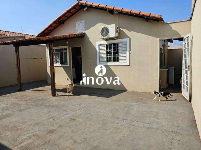 Casa à venda, 2 quartos, 3 vagas, Beija Flor II - Uberaba/MG