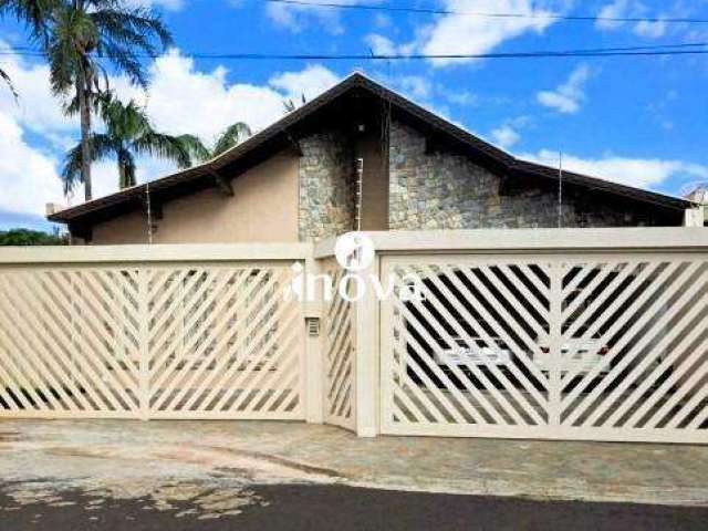 Casa à venda, 4 quartos, 1 suíte, 4 vagas, Santos Dumont - Uberaba/MG