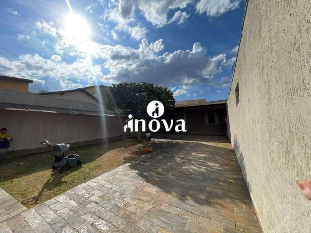 Casa à venda, 3 quartos, 4 vagas, Fabrício - Uberaba/MG