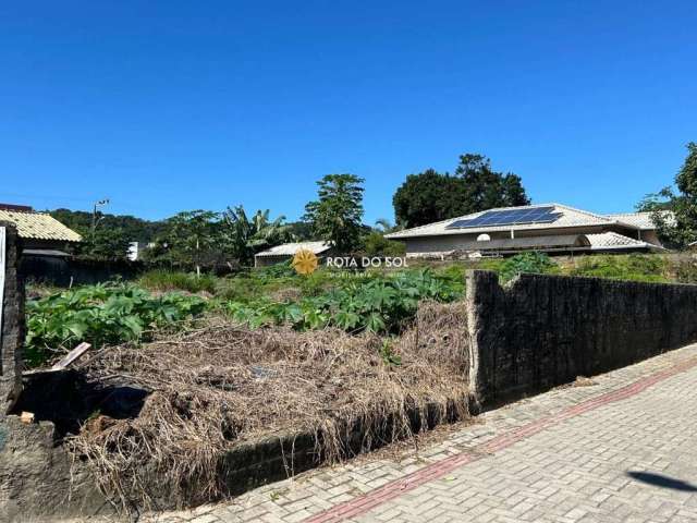 Terreno amplo à venda no Centro de Bombinhas