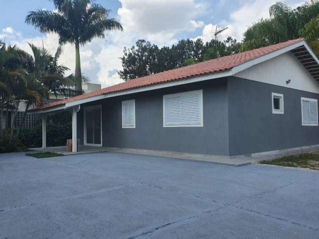 Linda Casa a Venda no Condomínio Village Castelo em Itu/SP com 276m².