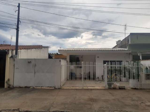 Casa com edícula de 200m² no Jardim Maria Antônia Prado