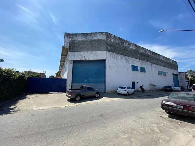 Ótimo Galpão para locação na Praia Grande