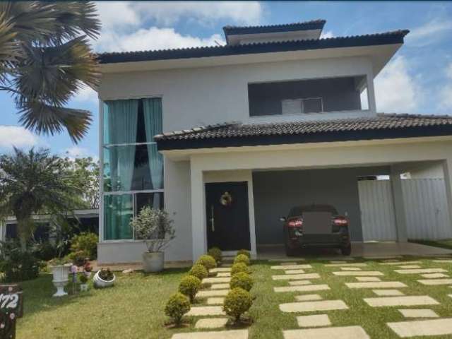 Casa com 3 quartos, 220 m² à venda