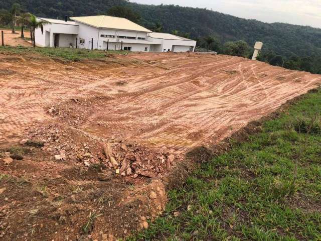 Terreno de 2.000,00m², Localizado no Bairro Inhayba, Brigadeiro Tobias.