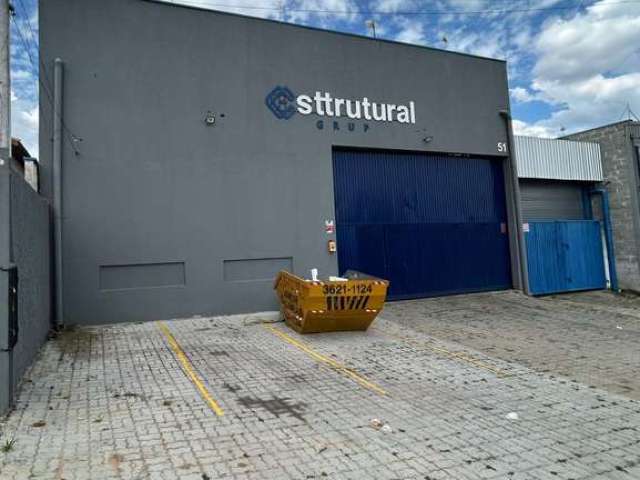 Galpão Industrial e Comercial de 825 m² em Taubaté - Acesso para Dutra