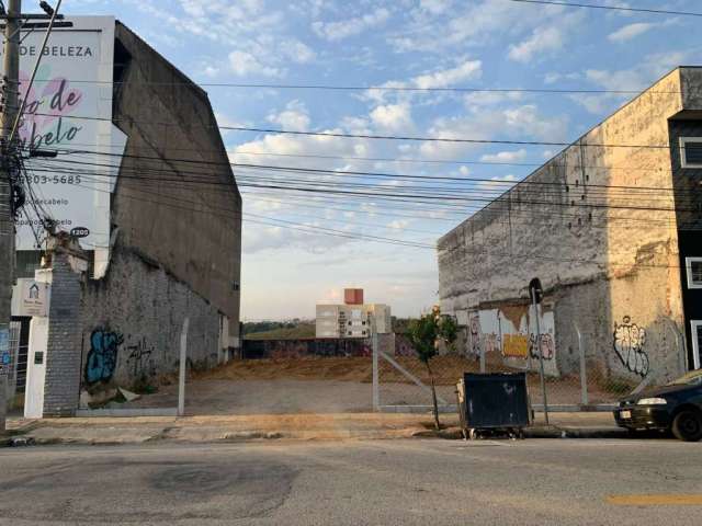 Terreno plano para fins comerciais