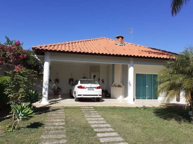 Troco casa no Condomínio Village Ipanema I, em Aracoiaba da Serra