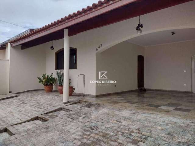 Casa com 3 dormitórios à venda, 250 m² por R$ 640.000,00 - Vila Grego - Santa Bárbara D'Oeste/SP