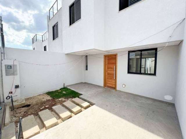 Casa geminada triplex com entrada independente com 3 quartos sendo 01 com suite à venda, 166m² por R$ 720.000 - Planalto - Belo Horizonte/MG