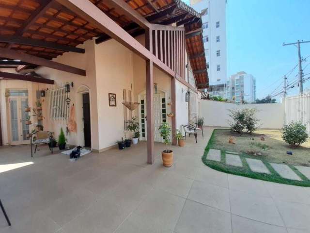 Casa com 4 quartos à venda, 220 m² por R$ 1.295.000 - Itapoã - Belo Horizonte/MG