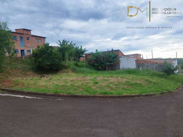 Terreno de esquina no Jardim Ypê por R$ 90.000,00 em Botucatu-SP