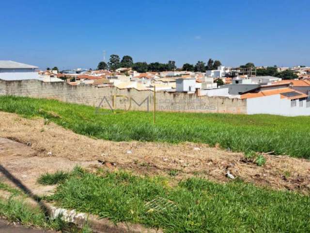 Terreno de esquina á venda no Jardim Chácara dos Pinheiros