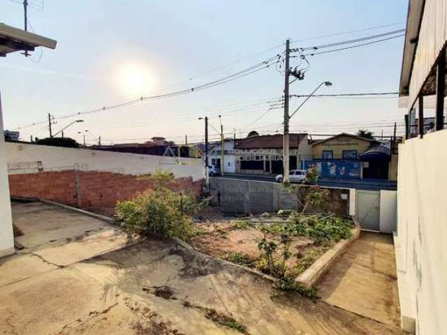 Terreno com edícula em uma das avenidas de maior fluxo em Botucatu