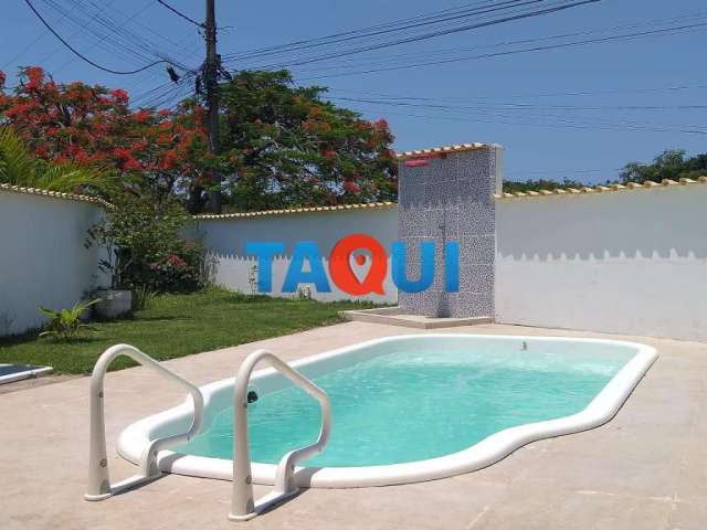 Casa à venda com piscina, bairro Vila do Peró, CABO FRIO - RJ