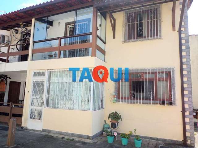 Casa duplex à venda próximo ao comércio no bairro Jardim Caiçara, CABO FRIO - RJ