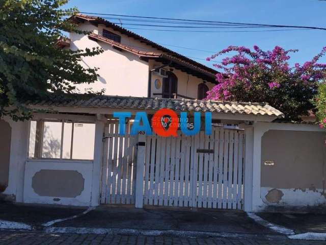 Casa à venda à 900 metros da praia, Peró, CABO FRIO - RJ