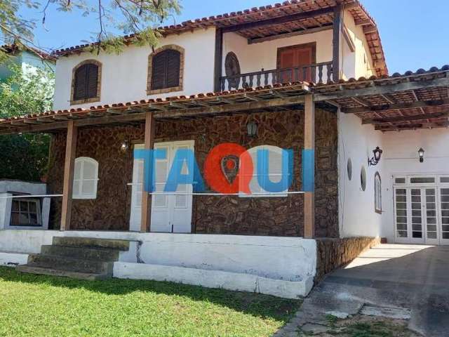 Casa à venda com 8 quartos, Vila do Peró, CABO FRIO - RJ