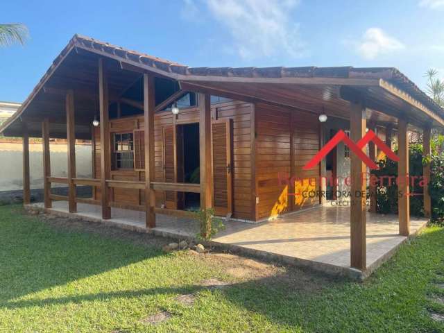 Casa de Madeira com 3 qtos e piscina em Itaipuaçu, Maricá RJ