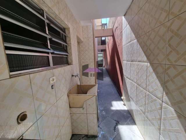 Casa com 3 quartos à venda na Rua Pedro Pastrana, Jaraguá, São Paulo por R$ 380.000