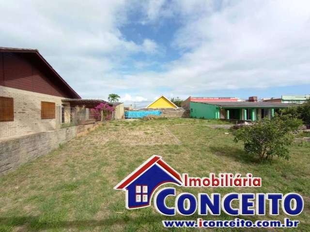 T329 - Lindo terreno de 300m² localizado no balneário Mariluz