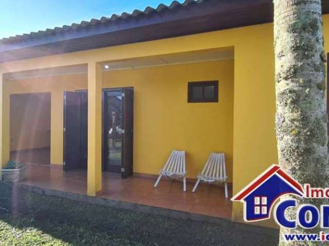 C687 - Excelente residência com 3 dormitórios em Santa Terezinha