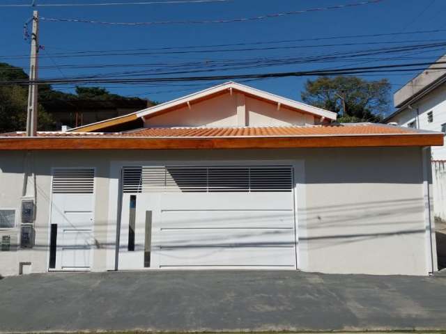 Casa de 4 dorm e edícula no Jd. das Indústrias