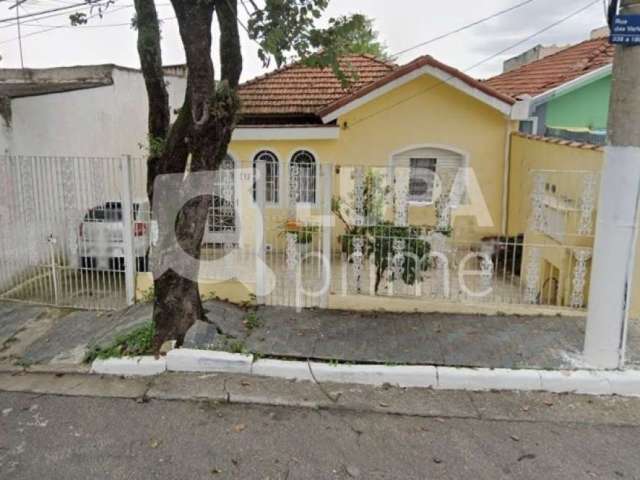 Casa térrea com 2 dormitórios à venda na Vila Constança!