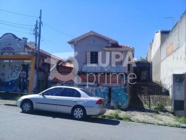 Terreno com 400 metros de área total  à venda no Chora Menino!