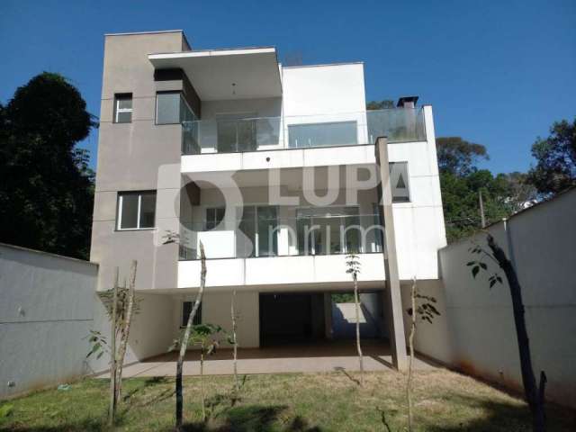 Casa de alto padrão com 3 dormitórios e 5 banheiros à venda - Jardim Floresta