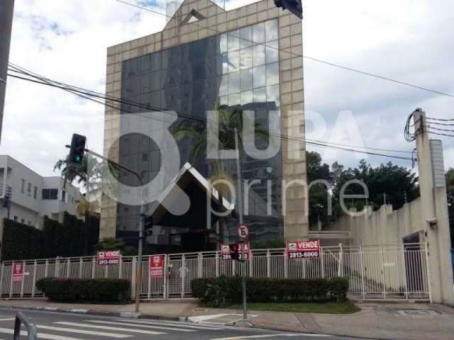 Prédio comercial com 2471m² à venda no Carandiru