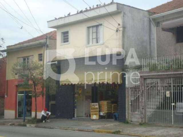 Casa Térrea com 3 dormitórios á venda na Vila Gustavo