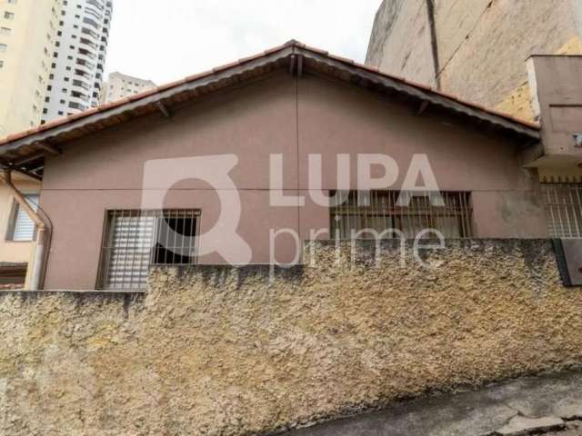 Casa Térrea com 4 dormitórios sendo 1 suíte á venda Santana