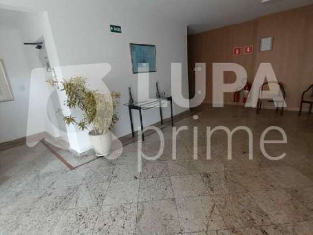 Apartamento com 3 dormitórios sendo 1 suíte á venda em Santana