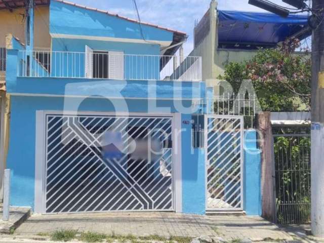 Sobrado com 2 dormitórios á venda na Vila Santa Terezinha