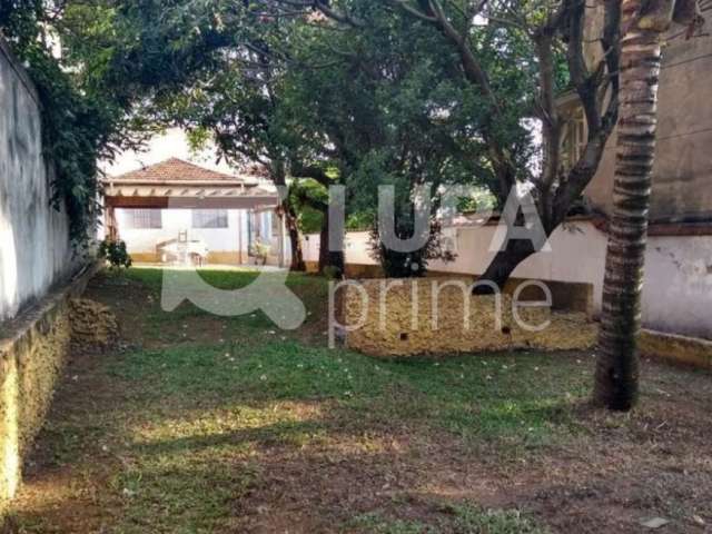 Casa térrea com 336 m² na Vila Ester para venda.