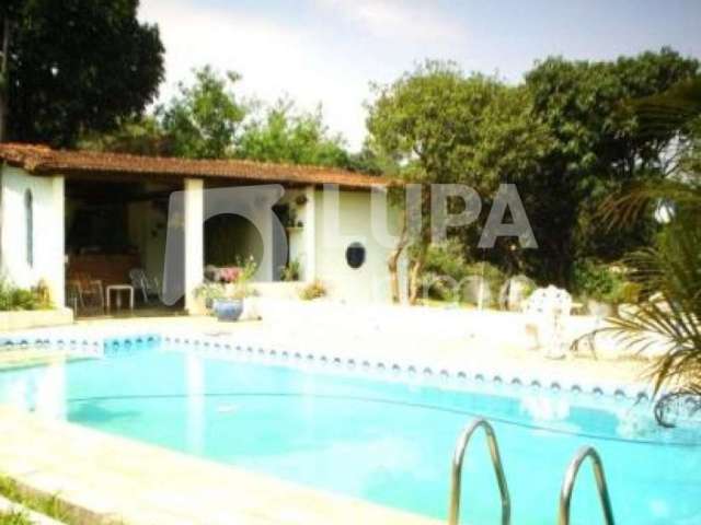 Casa Térra com piscina em Mairiporã com 3.300 m² - 5 banheiros 4 vagas !