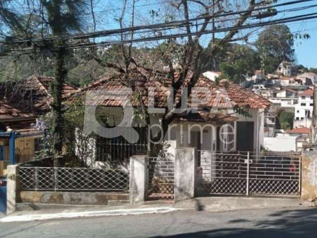 Casa Térrea com 3 dormitórios á Venda- Horto Florestal !