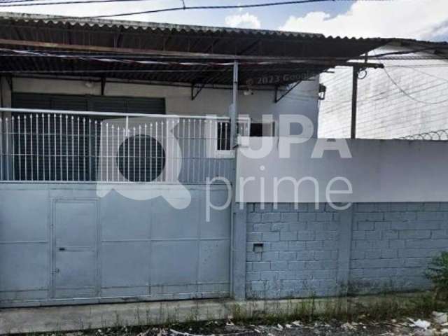 Galpão comercial com 500m² para locação em cumbica