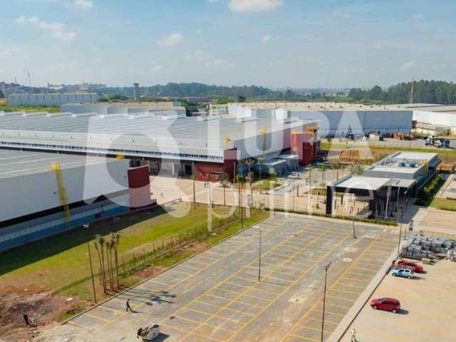 Galpão comercial com 2.198m² para locação em cumbica