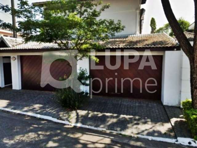 Casa com 3 quartos e 4 vagas de garagem para locação no tremembé