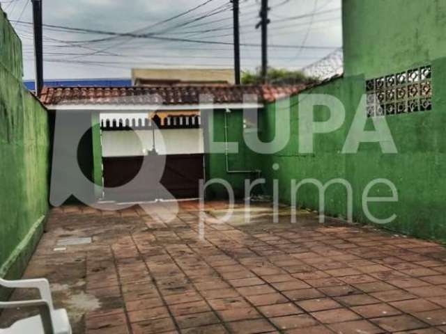 Casa térrea com 2 quartos e 4 vagas de garagem para venda, tupi, praia grande