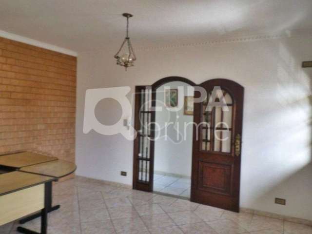 Sobrado com 3 quartos, 4 vagas, 360m² para venda na vila maria