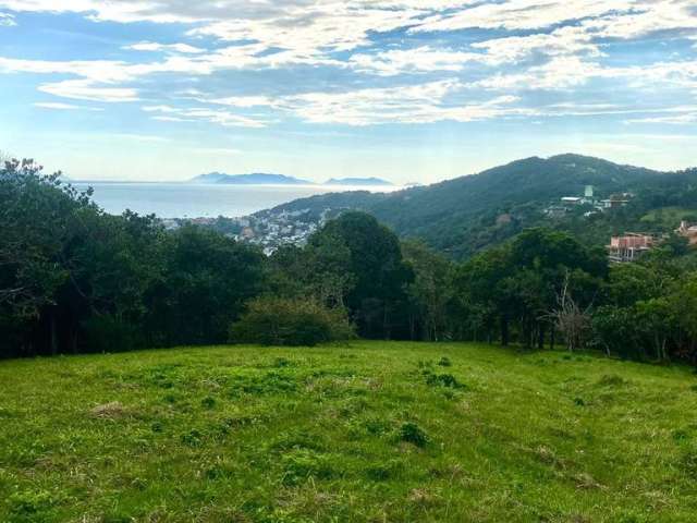 Terreno à venda em Garopaba-SC, na Praia da Silveira, com 4.908,00 m² de área! Aproveite essa oportunidade única!